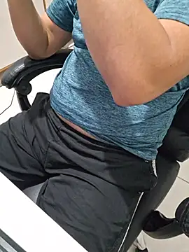 Carloskasado online show from December 2025 07:12:01 AM