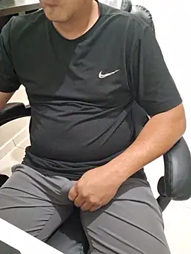 Carloskasado online show from October 2025 11:59:02 PM