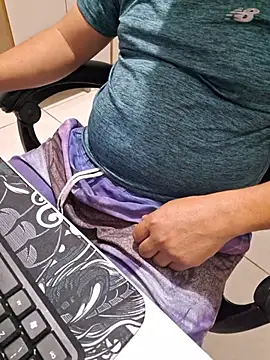 Carloskasado online show from February 2026 12:08:01 AM