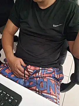 Carloskasado online show from November 2025 04:55:01 PM