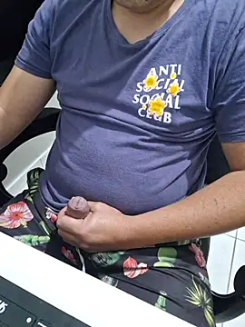 Carloskasado online show from November 2025 08:46:01 PM