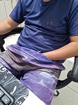 Carloskasado online show from March 2026 03:35:02 AM