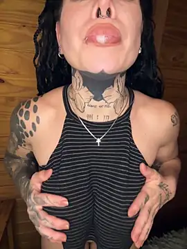 Snapshot of Babylulu_b chatting on March 2026 11:12:02 PM Babylulu b online show from March 2026 11:12:02 PM