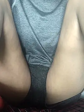 Snapshot of tanisha-2005 chatting on November 2025 04:22:01 PM tanisha-2005 online show from November 2025 04:22:01 PM