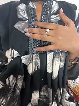 Snapshot of tanisha-2005 chatting on November 2025 05:19:02 PM tanisha-2005 online show from November 2025 05:19:02 PM