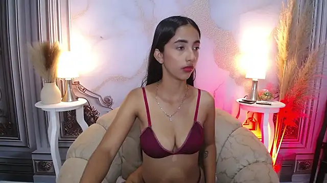 Snapshot of MilkyLally chatting on November 2025 11:25:01 AM MilkyLally online show from November 2025 11:25:01 AM