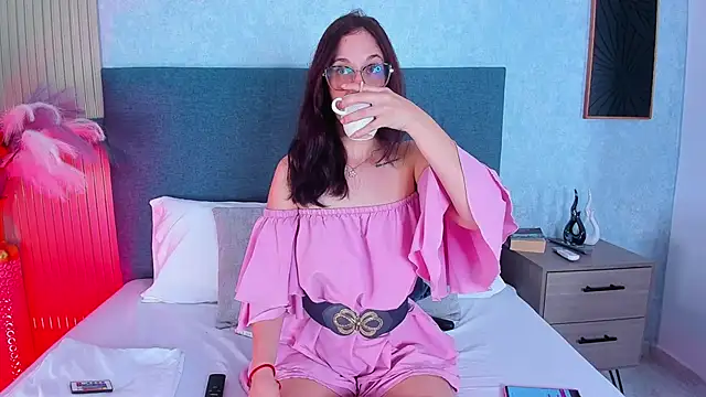 Laura Ivy online show from March 2026 01:05:01 PM