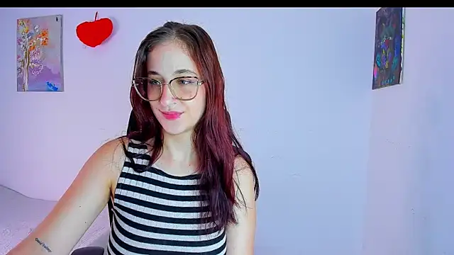 Snapshot of Laura_Ivy chatting on June 2026 02:11:01 PM Laura Ivy online show from June 2026 02:11:01 PM