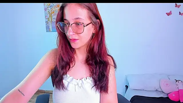 Snapshot of Laura_Ivy chatting on July 2026 01:21:02 PM Laura Ivy online show from July 2026 01:21:02 PM