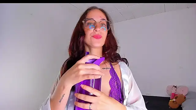 Snapshot of Laura_Ivy chatting on June 2026 02:07:02 PM Laura Ivy online show from June 2026 02:07:02 PM