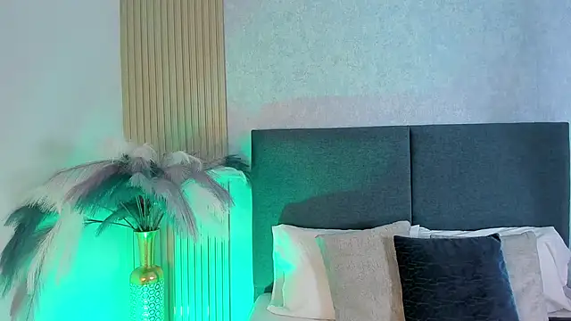 Laura Ivy online show from February 2026 12:29:02 PM