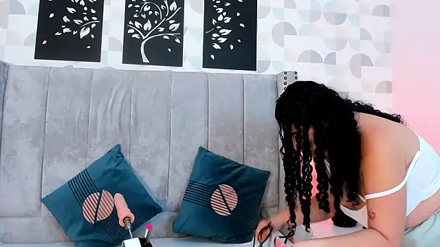 Snapshot of cristhi_esterling chatting on November 2025 12:19:01 PM cristhi esterling online show from November 2025 12:19:01 PM