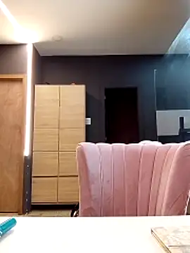 Cristal hott1 online show from February 2026 07:02:02 PM