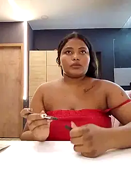 Cristal hott1 online show from February 2026 07:14:01 PM