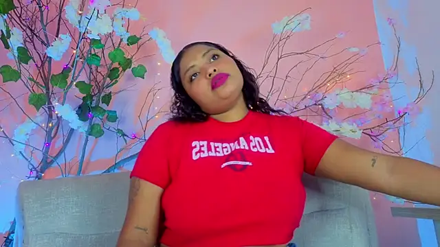 Cristal hott1 online show from February 2026 06:38:01 PM