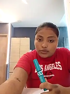 Cristal hott1 online show from February 2026 07:37:01 PM