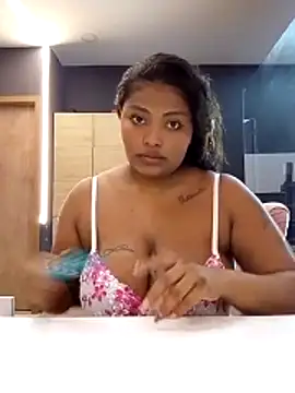 Cristal hott1 online show from February 2026 07:16:01 PM