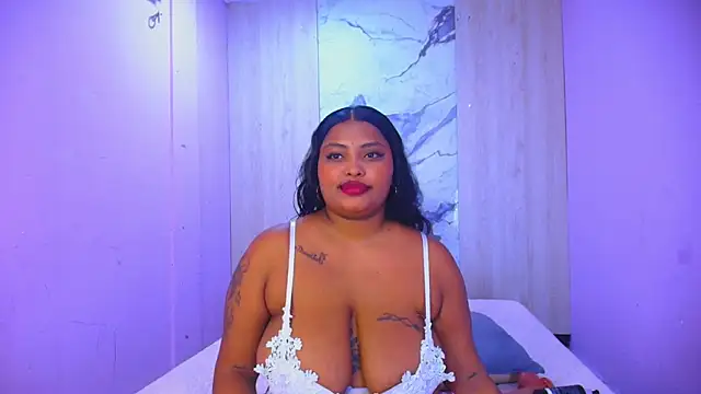 Cristal hott1 online show from September 2025 07:47:01 PM