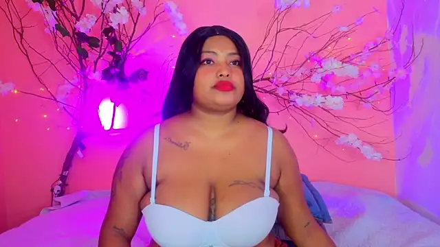 Cristal hott1 online show from February 2026 10:03:01 AM