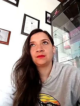 Agatha bellucci  online show from November 2025 01:14:02 PM