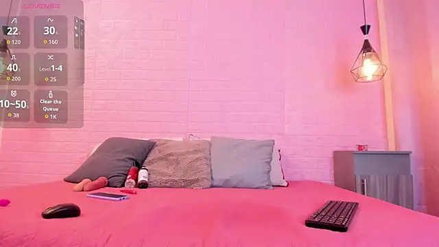 Snapshot of MayteLiu_ chatting on September 2025 12:44:02 PM MayteLiu online show from September 2025 12:44:02 PM