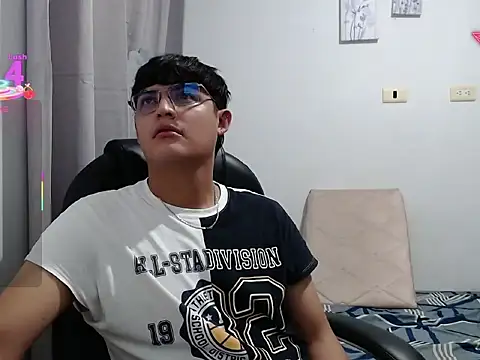 yesitwink  online show from March 2026 02:41:02 AM