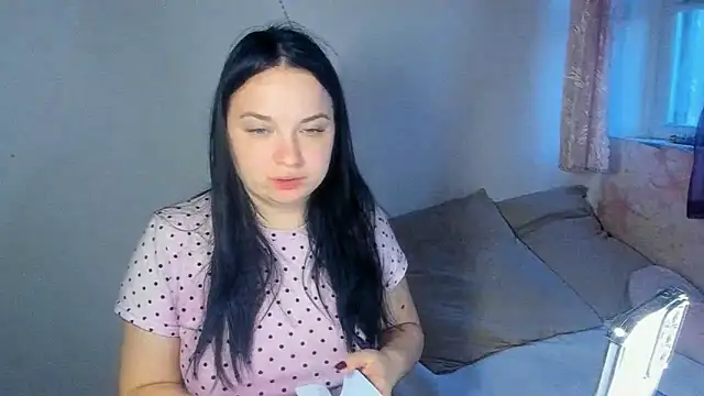 Snapshot of VoxxAura chatting on November 2025 02:10:01 PM VoxxAura online show from November 2025 02:10:01 PM