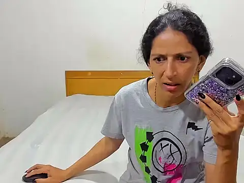 Snapshot of patrickMilena chatting on October 2025 12:03:01 AM patrickMilena online show from October 2025 12:03:01 AM