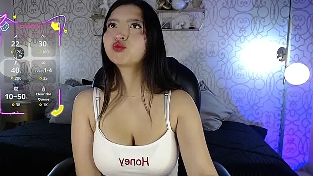 Snapshot of Helengolden_ chatting on November 2025 11:48:01 AM Helengolden online show from November 2025 11:48:01 AM