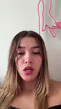 Lovejuana  online show from November 2025 01:55:02 PM