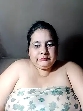 Snapshot of Ayma1983 chatting on November 2025 11:08:02 PM Ayma1983 online show from November 2025 11:08:02 PM