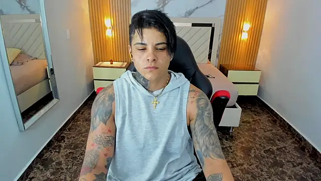 KAROLLJONES1 online show from June 2026 07:15:01 PM