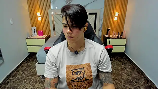 KAROLLJONES1 online show from March 2026 07:42:01 PM