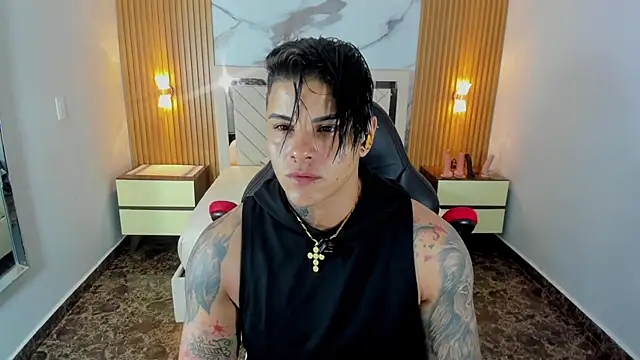 KAROLLJONES1 online show from June 2026 07:34:01 PM