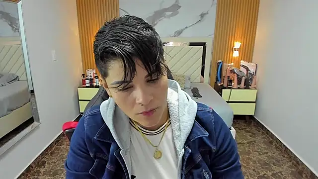 KAROLLJONES1 online show from October 2025 07:55:01 PM