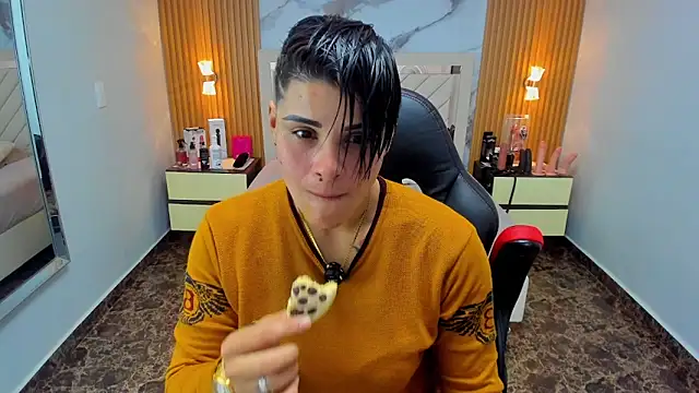 KAROLLJONES1 online show from February 2026 07:21:02 PM