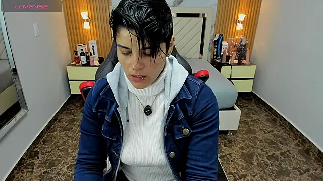 KAROLLJONES1 online show from December 2025 07:29:02 PM