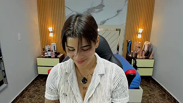 KAROLLJONES1 online show from November 2025 11:30:01 PM