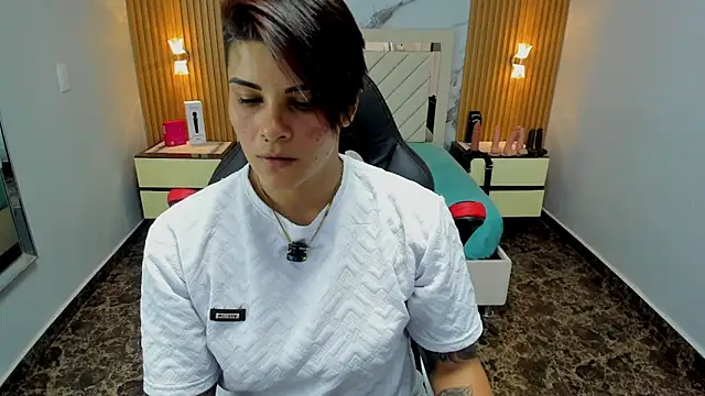 KAROLLJONES1 online show from February 2026 07:36:01 PM