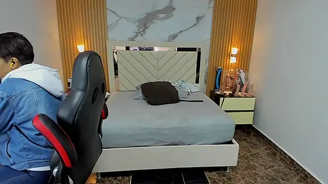 KAROLLJONES1 online show from November 2025 07:29:01 PM