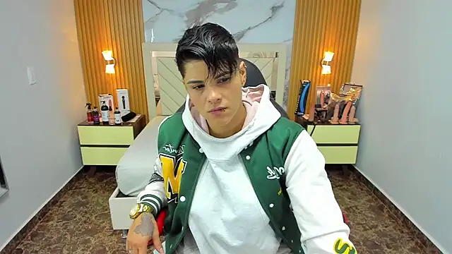 KAROLLJONES1 online show from October 2025 02:59:02 AM