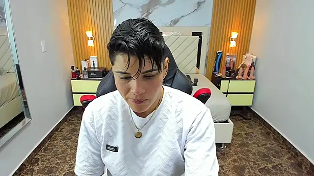 KAROLLJONES1 online show from October 2025 02:56:02 AM