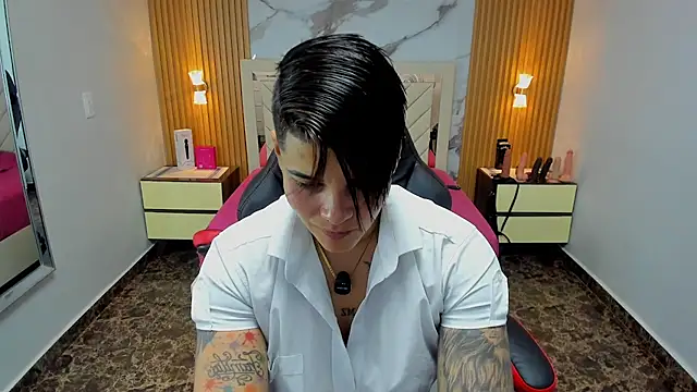 KAROLLJONES1 online show from February 2026 07:35:02 PM