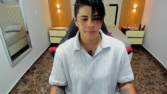 KAROLLJONES1 online show from April 2026 07:26:02 PM