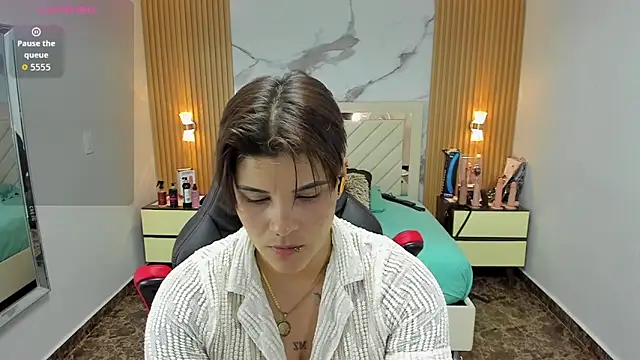 KAROLLJONES1 online show from October 2025 07:36:01 PM