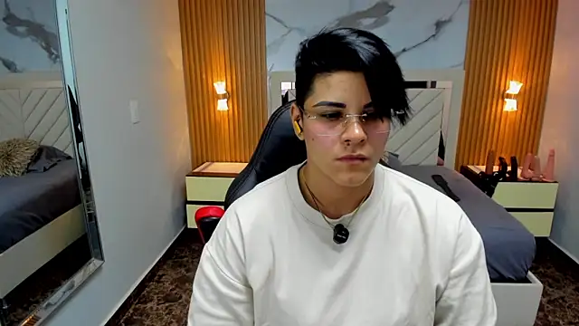 KAROLLJONES1 online show from March 2026 08:18:01 PM