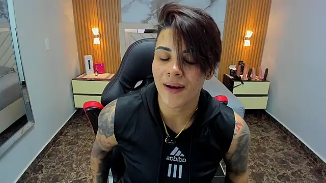 KAROLLJONES1 online show from February 2026 07:24:01 PM