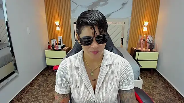 KAROLLJONES1 online show from November 2025 07:14:02 PM