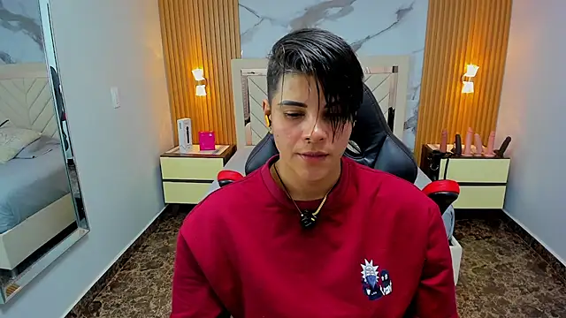 KAROLLJONES1 online show from March 2026 07:28:01 PM