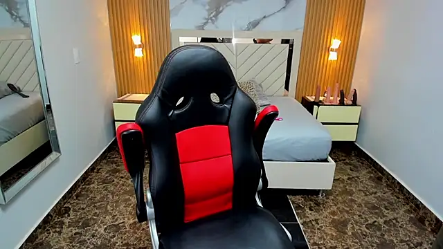 KAROLLJONES1 online show from March 2026 07:37:01 PM